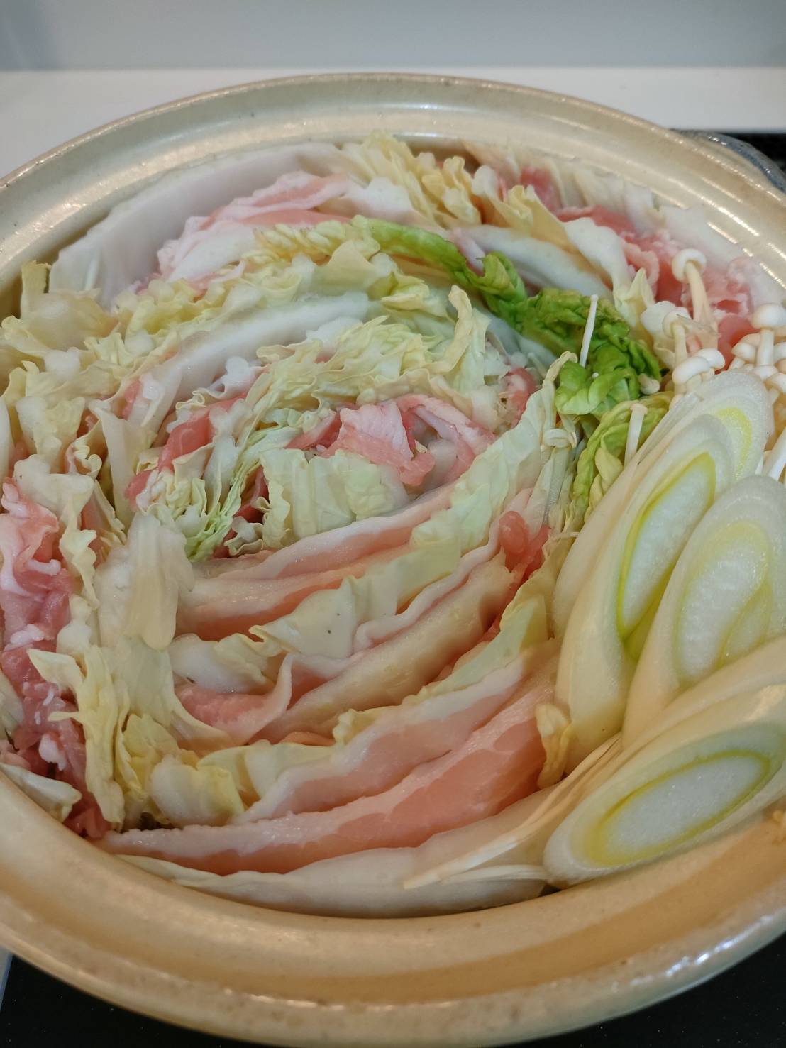 豚バラと白菜のミルフィーユ鍋 ぽんレシピ